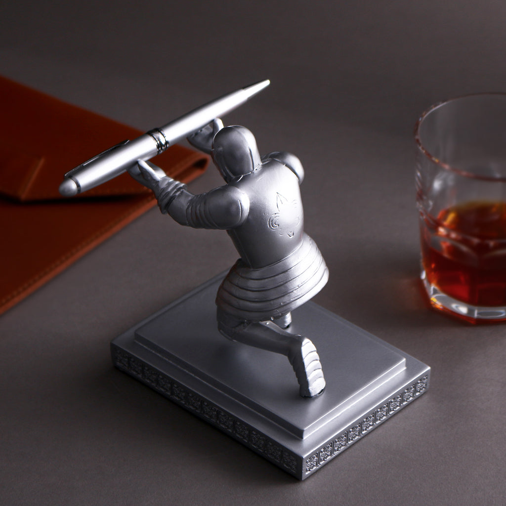 Knight Pen Holder