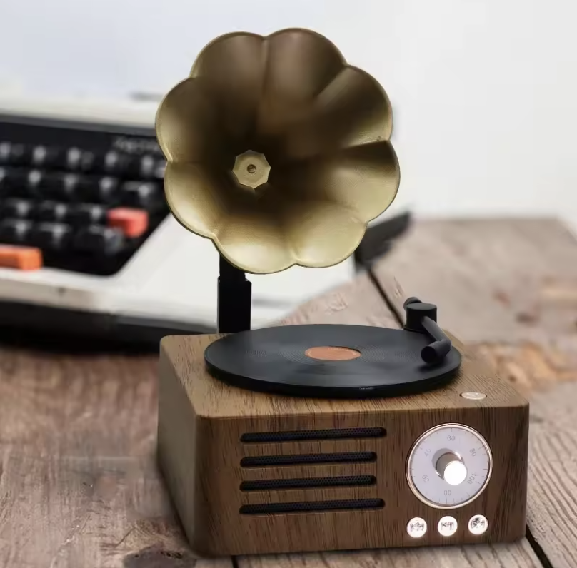 Retro Gramophone Bluetooth Speaker with Rotating Disc